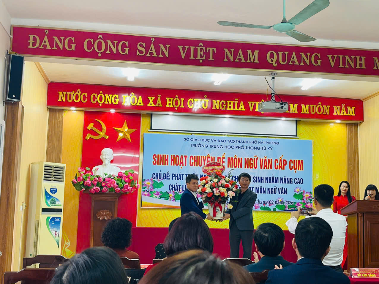 Chuyên đề phát triển năng lực số cho học sinh trong đọc hiểu văn bản nhằm nâng cao chất lượng ôn thi tốt nghiệp THPT.